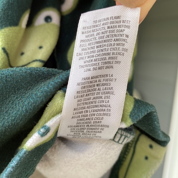 Carter’s Pajama (just the) Top, green w/ frogs, 4T. - Picture 4 of 5